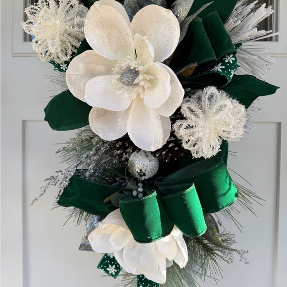 SOLD LOCALLY. Winter Magnolia Swag/Centerpiece/Door Hanger - Picture 13 of 16